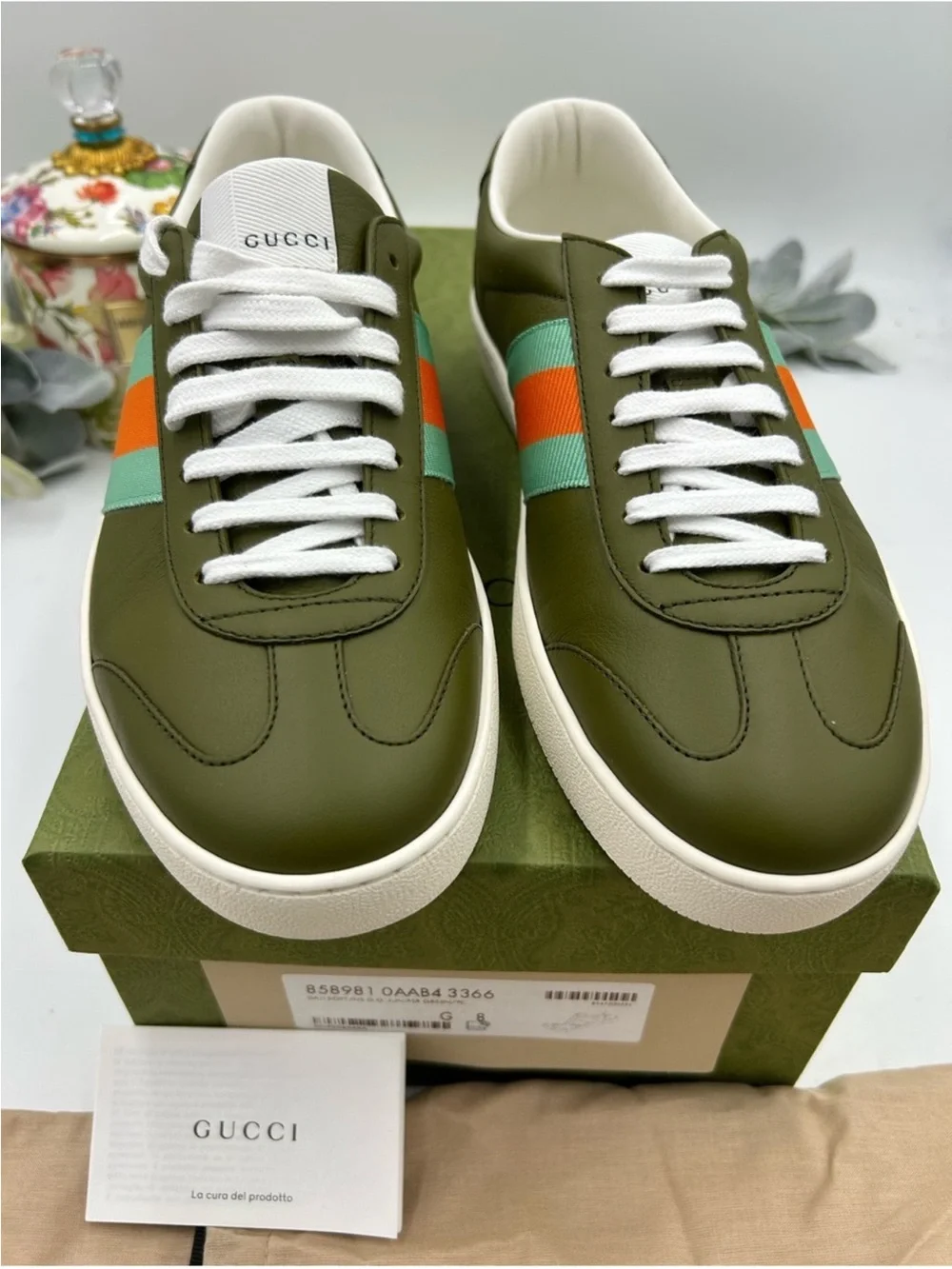 Men’s Gucci, leather web design sneakers size 8, fits nine US Italy